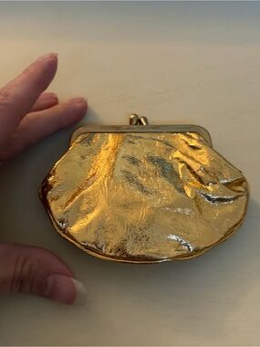 Source Unknown Metallic Gold Kiss-Lock Coin Purse